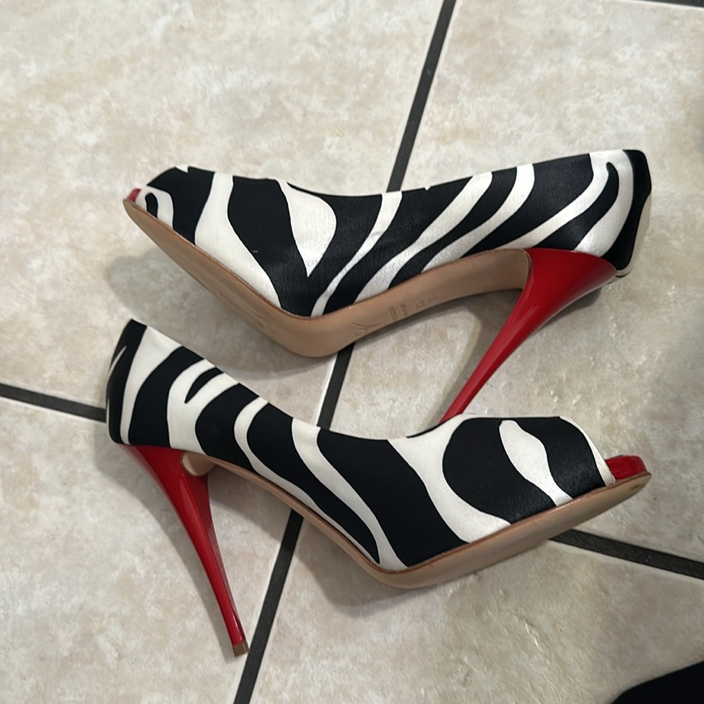 New! Never Worn! - image 4